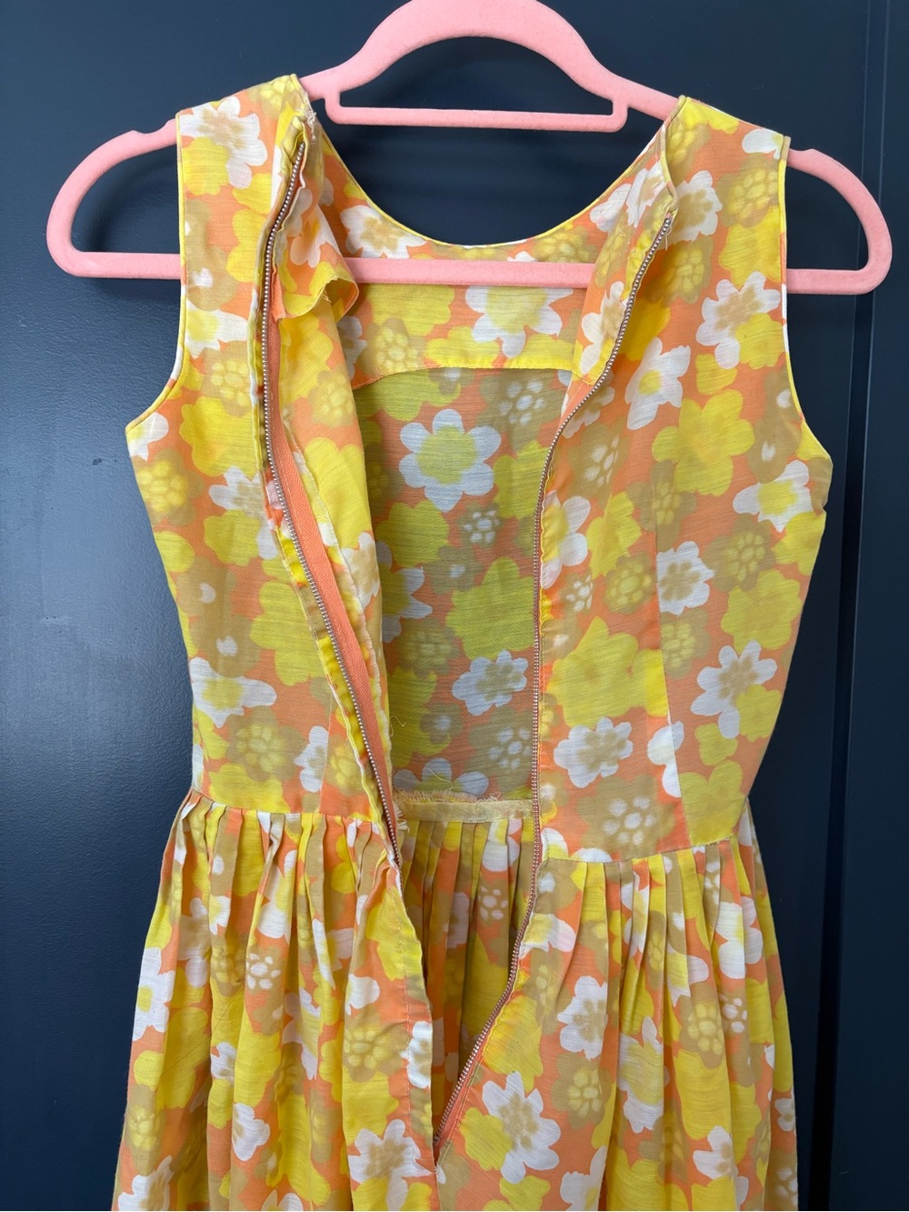 Vintage Yellow and White Floral Casual Dress - Picture 4 of 4